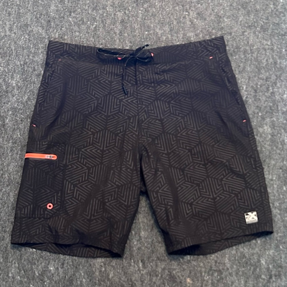 ZeroXposur Men's Black Swim Trunks Hybrid Shorts Size Medium